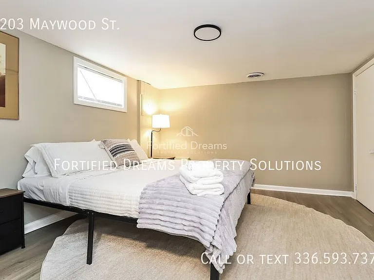 2203 Maywood St — Photo 12