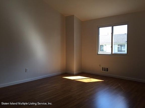 4th image of 16A Leo St #45