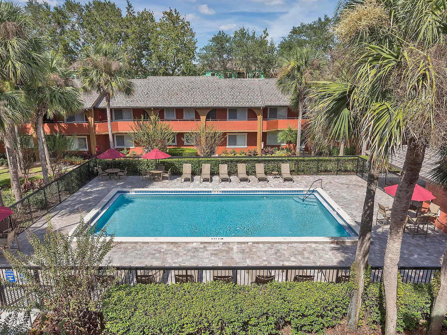 Westwood Suites — Photo 4
