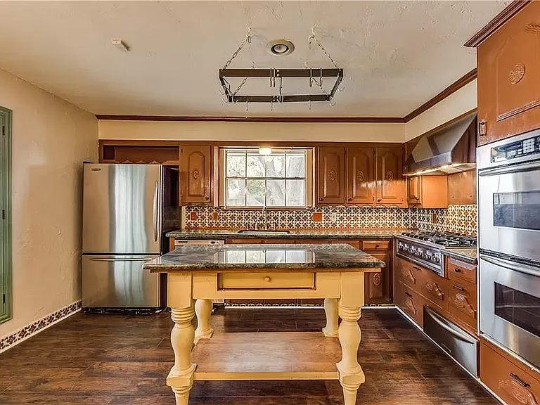 Linda Ln — Photo 6