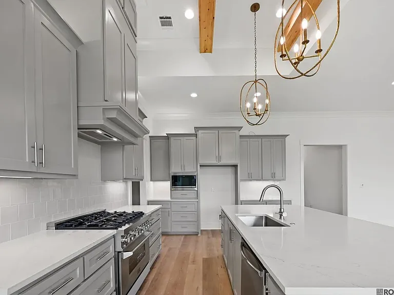 4463 Camargue Ave — Photo 7