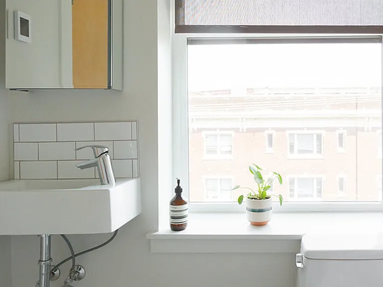 423 Terry Apartment — Photo 47