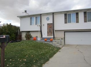 971 Harrison Dr, Rock Springs, WY 82901