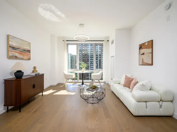 75 Park Lane South image 2 of 50