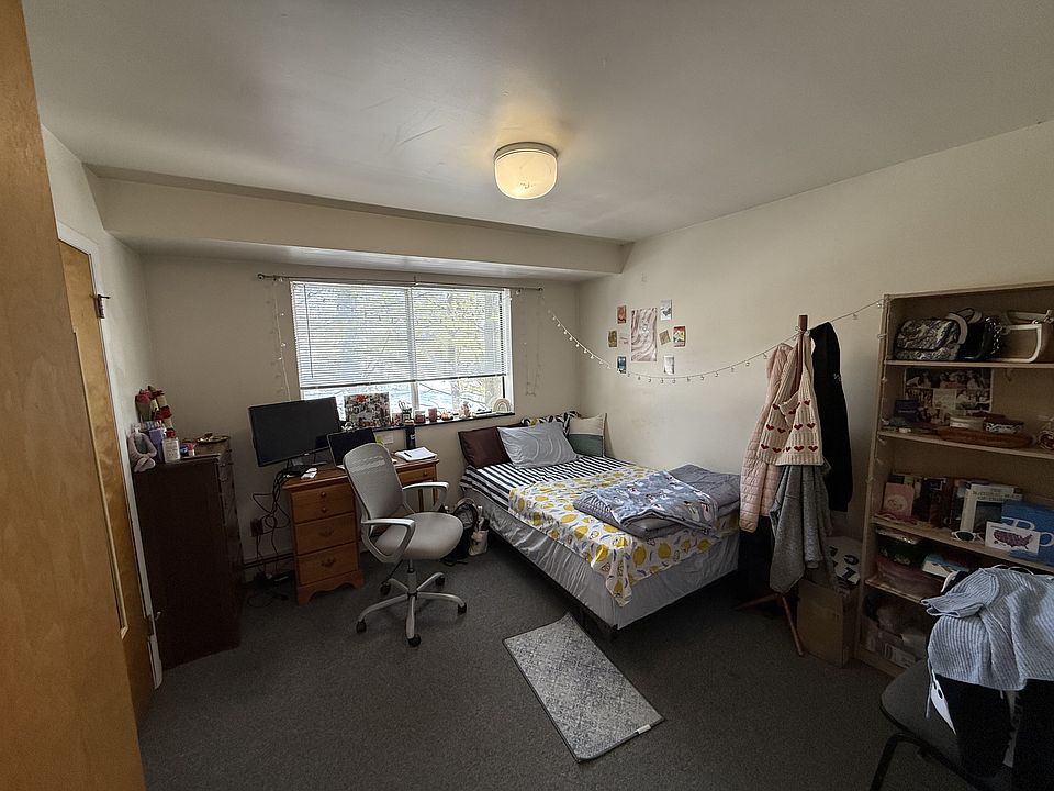 2nd image of 204 Miller St Unit F