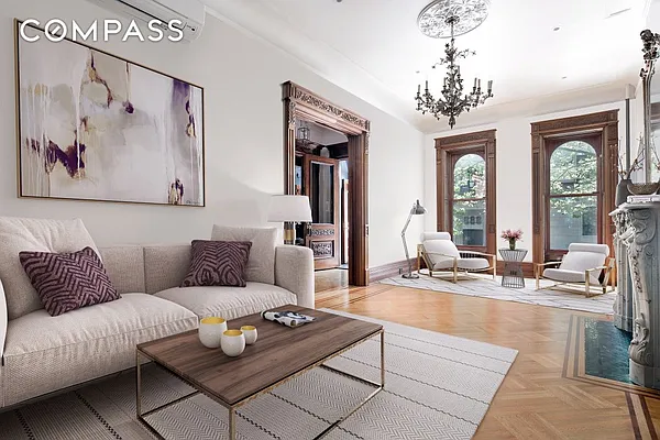 Sold by Compass | media 25