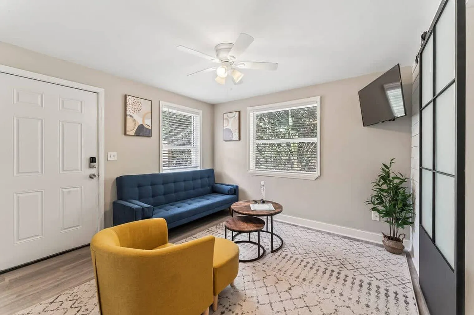 1 bed, 1.0 bath, 398 sqft, $1,683 — Photo 4