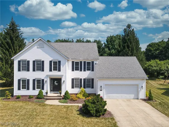 3165 Peterboro Dr, Stow, OH 44224