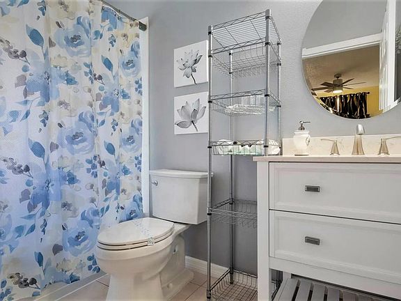 5th image of 940 Park Ln #2