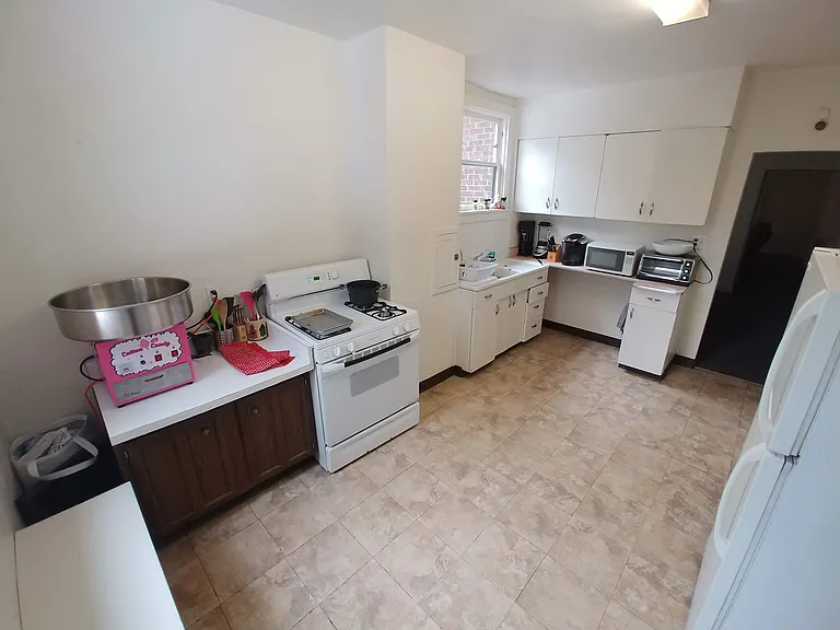 1322 Wightman St — Photo 4