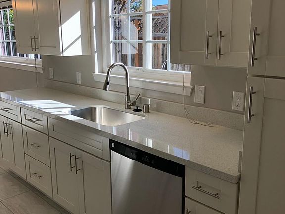 3rd image of 850 Harliss Ave