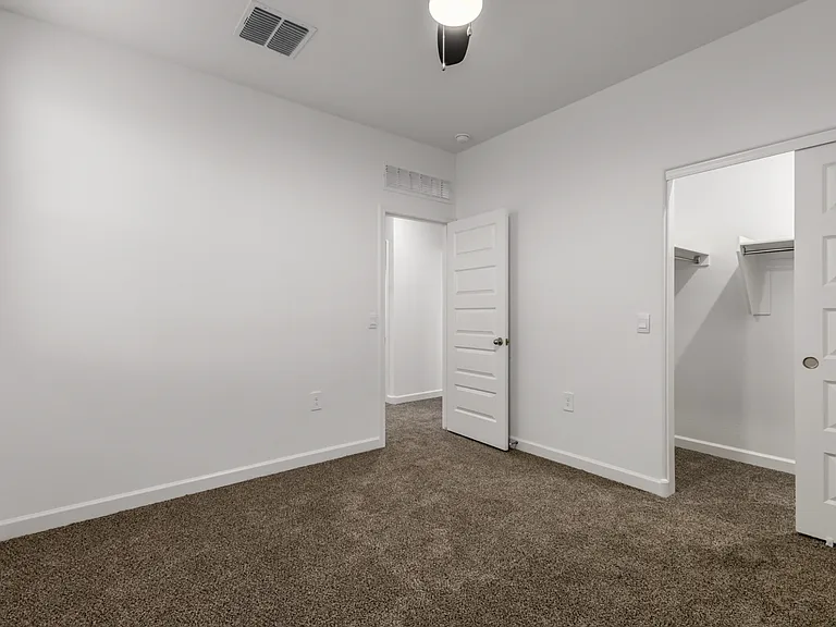 2850 W Sheppard Ave — Photo 13