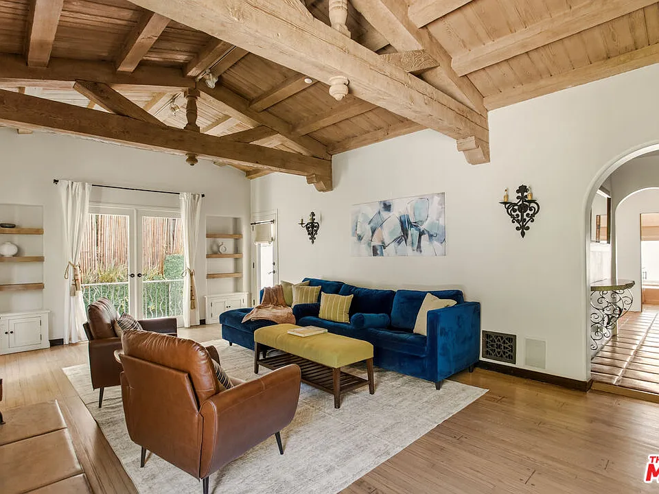 1407 N Beverly Dr