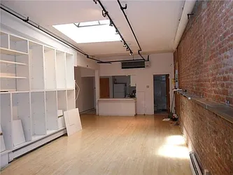 Rented by Space Marketing Shop