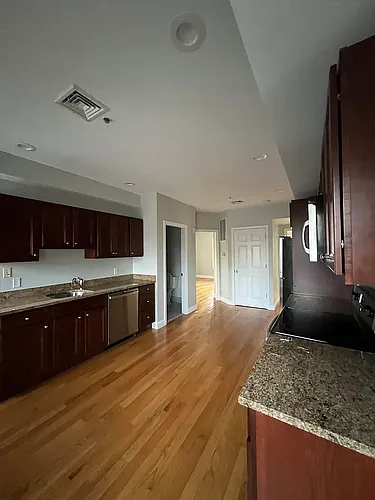 500 Moody St #11 Photo 1