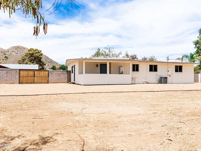 2571 E Captain Dreyfus Ave — Photo 9