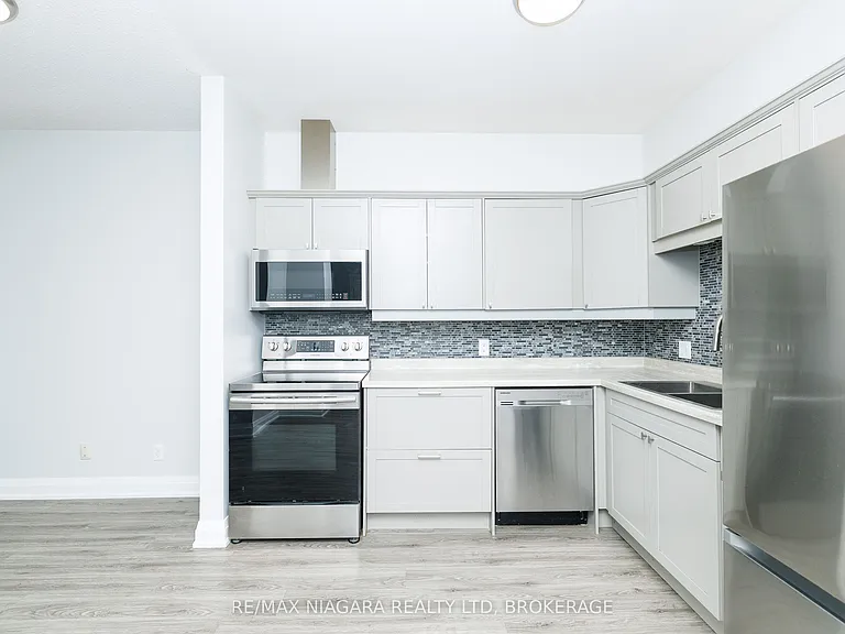 2 Lewis St #9 — Photo 6