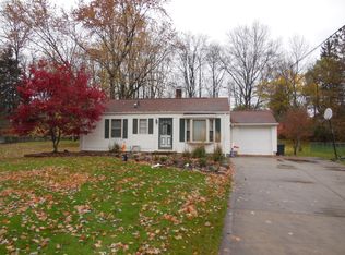 5570 Valley Ln, Solon, OH