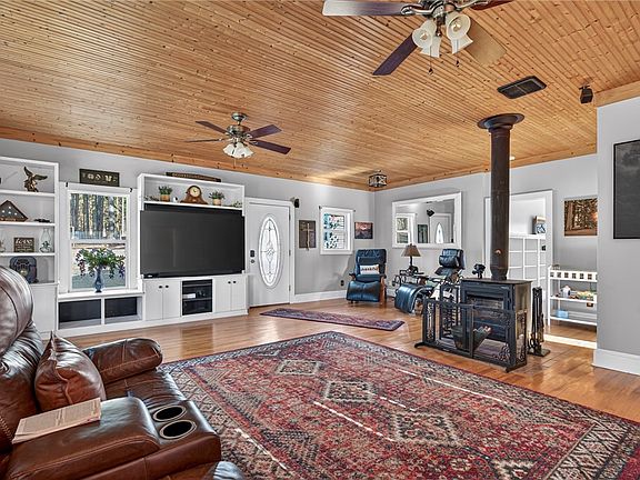 4th image of 10014 Old 81 Loop