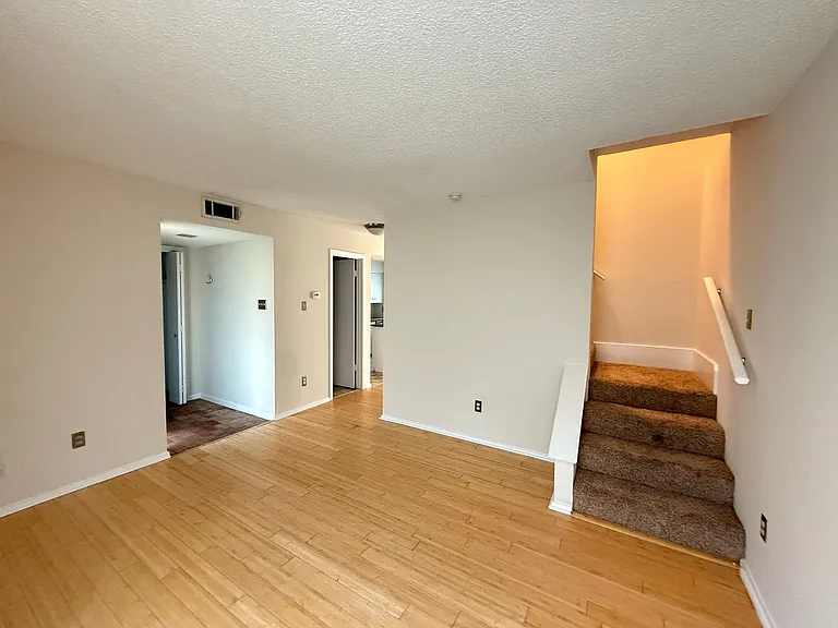 4520 Depew Ave — Photo 5