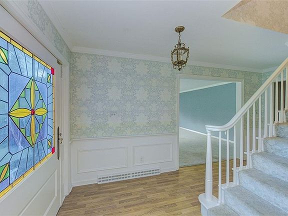 3rd image of 17 River Forest Dr