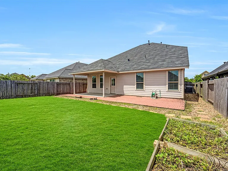 8506 Lagosta Ln — Photo 32