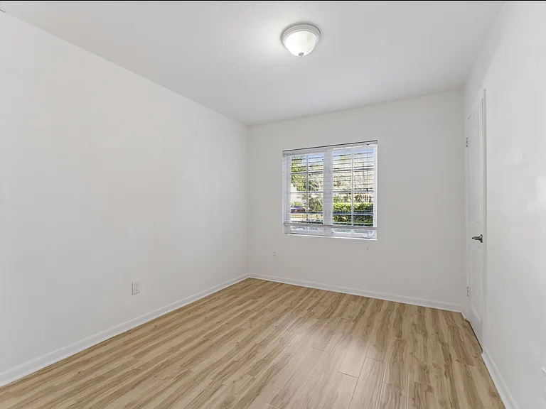 447 N Phelps Ave — Photo 15