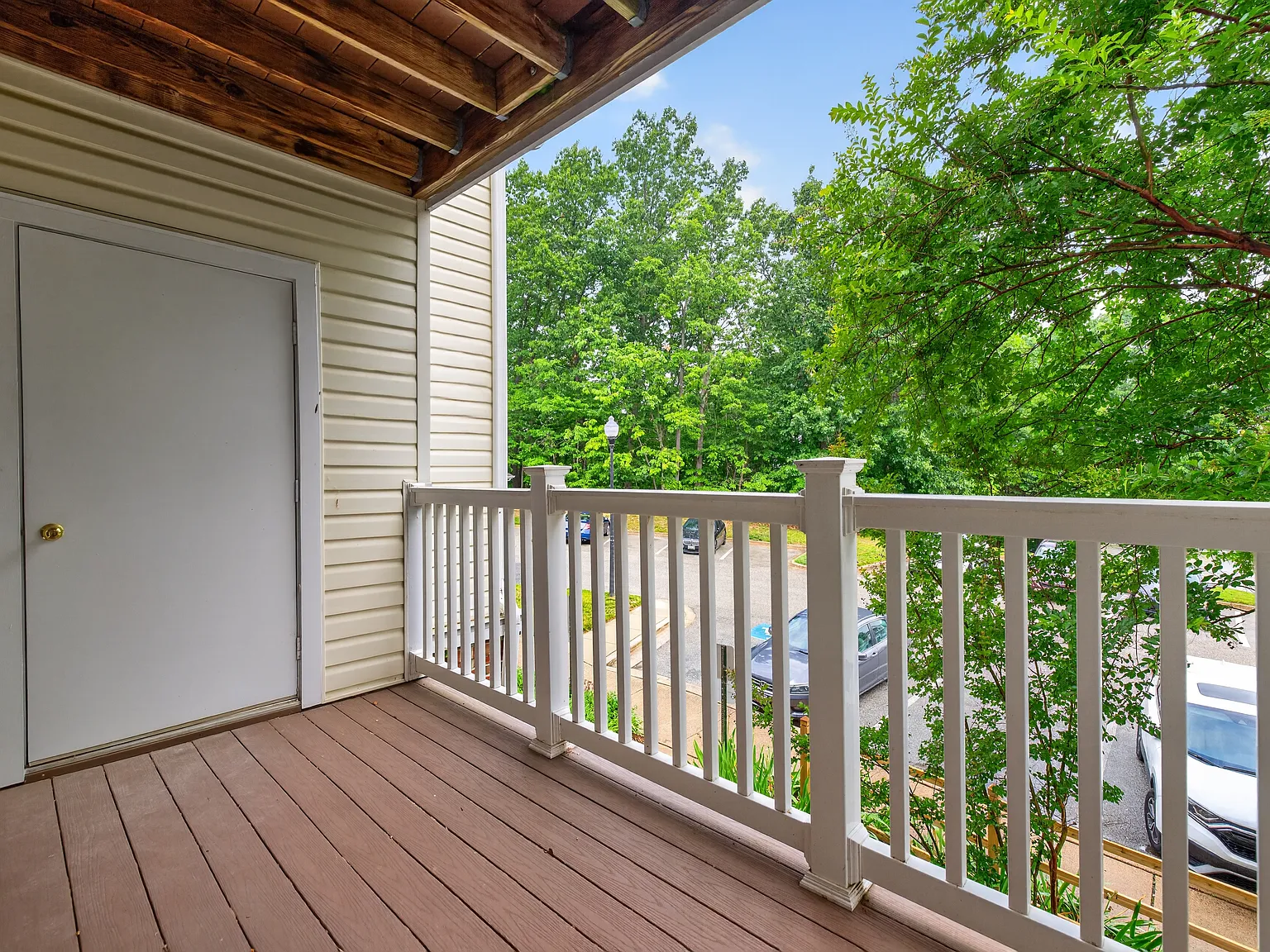 Lovely 2-Bedroom Condo in Laurel! — Photo 4