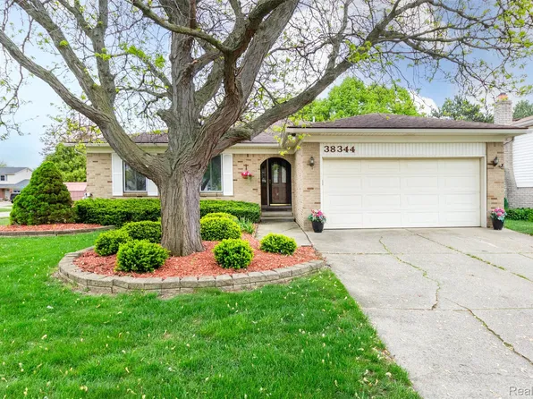 38344 Douglas Dr, Sterling Heights, MI 48310