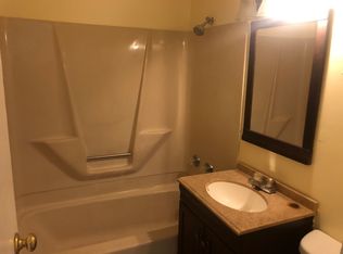 1207 Maplepark Dr, Champaign, IL 61821