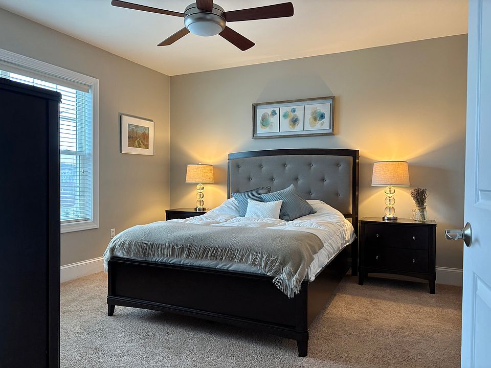 1st image of 821 Harry St APT 102