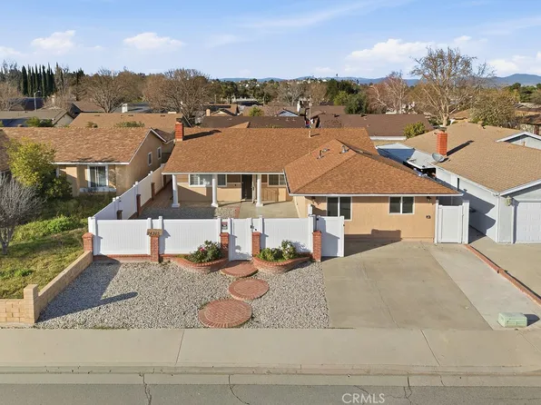 24305 Wabuska St, Santa Clarita, CA 91321