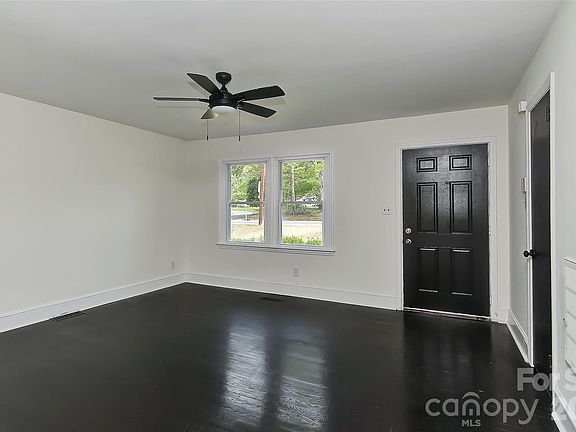 5th image of 961 Clanton Rd
