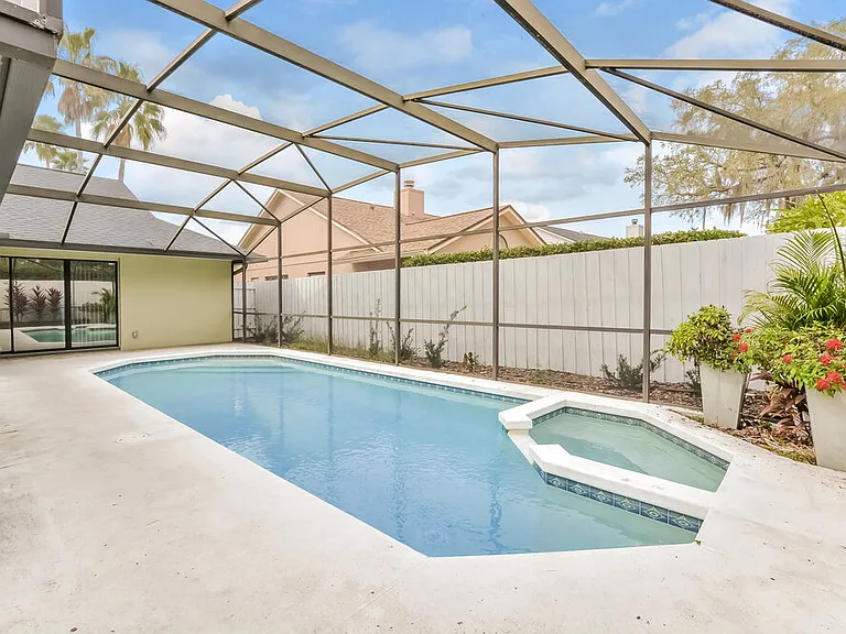 748 Tomlinson Ter — Photo 16