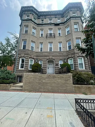 1815 18th St NW #302 Photo 1
