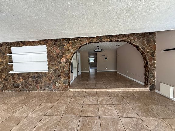 3rd image of 6014 Southern Comfort Blvd