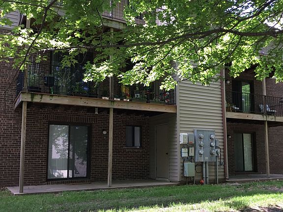 3rd image of 845 Southwest Blvd #D