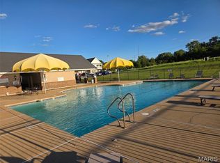 147 Brandy Mill Cir #25E, High Ridge, MO 63049