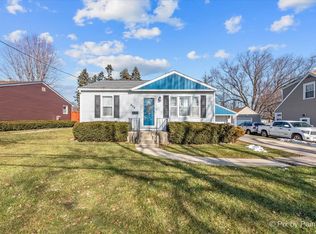 828 Adams St, Elgin, IL 60123