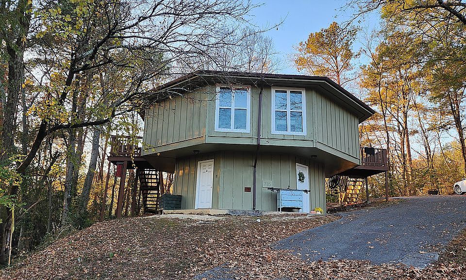 1st image of 735 Germantown Cir