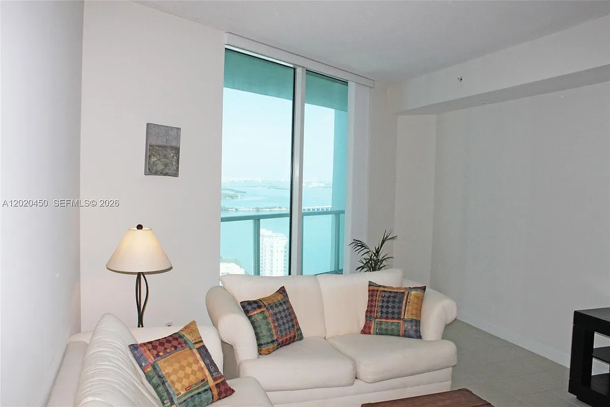 Building Photo - 1900 N Bayshore Dr #4108