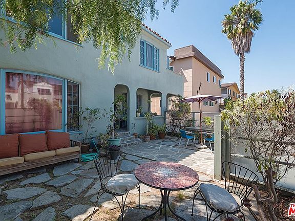 3rd image of 8516 1/2 Saturn St