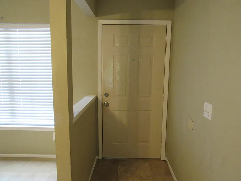109 Reserve Cir #113 — Photo 25