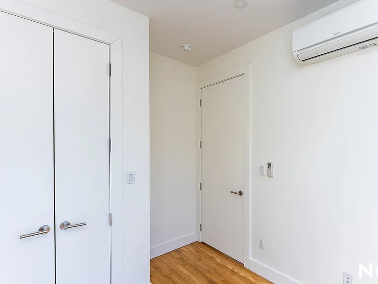 887 Lexington Ave #4F — Photo 7