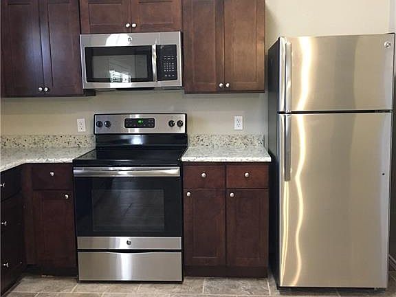 5th image of 3728 Greenstone Dr