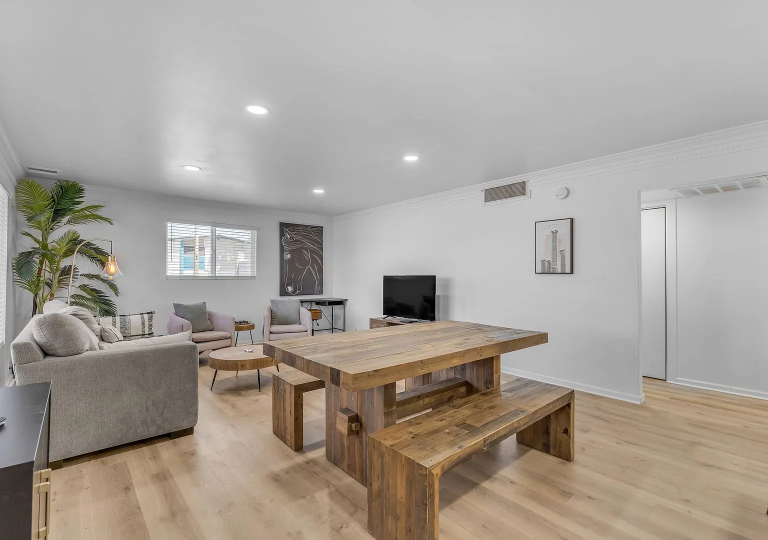 Modern 4BR Scottsdale Home w/ Guest Suite, EV Charger, Huge Backyard & Splash Pad — Photo 3
