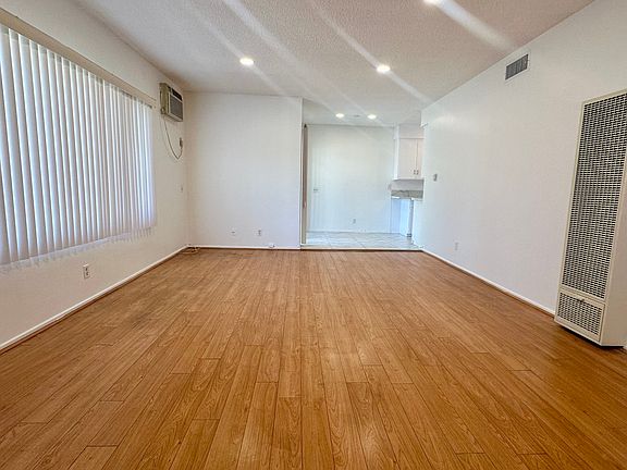 2nd image of 614 W Dryden St APT 6