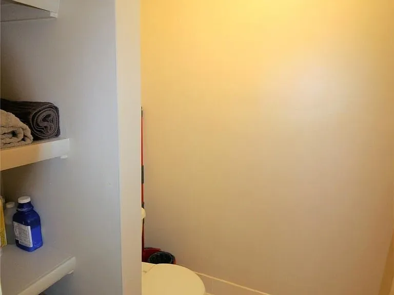 6722 S Lewis Ave — Photo 5