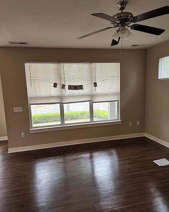 1st image of 3033 Belfry Ln