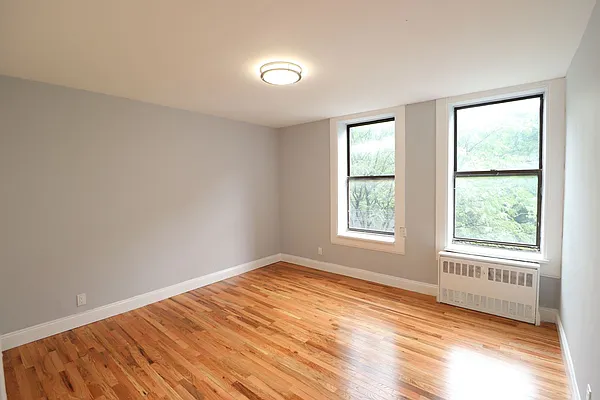 Rented by Bruma Realty LLC | media 8